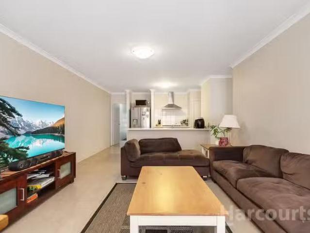 Nice 15 Midas Way, ALKIMOS, WA 6038 House for Rent