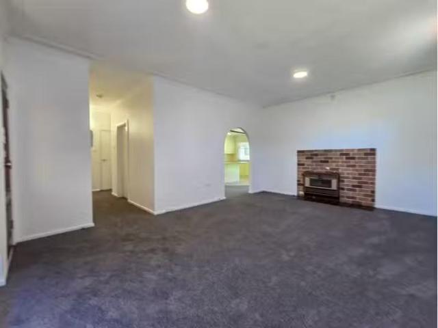 Just in! 15 Nardoo Street, INGLEBURN House for rent Listed by.