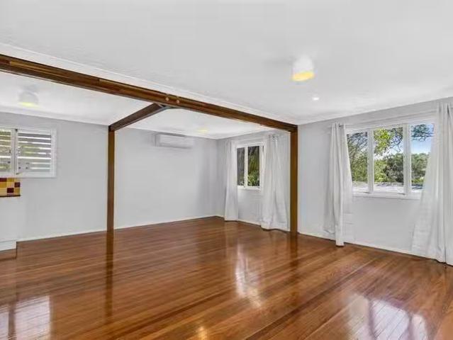 Unique 15 Askew Street, Tarragindi, QLD 4121