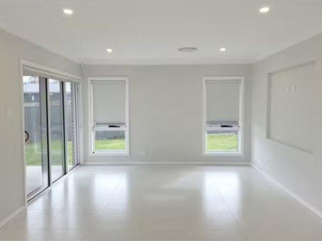 Cheap 15 Bushel Street, Armidale House for rent Listed by Ron.