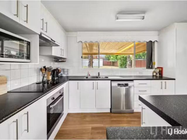 Nice 15 Eugenia Street, Queanbeyan House for rent Listed by T.