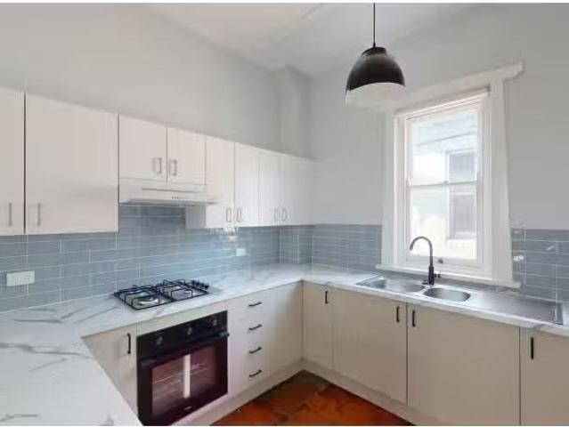 Charming 15 Frith Street, Mayfield House for rent Listed by Z.