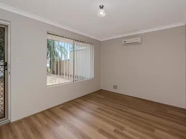 Rental! 15 Giles Place, Waikiki, WA 6169