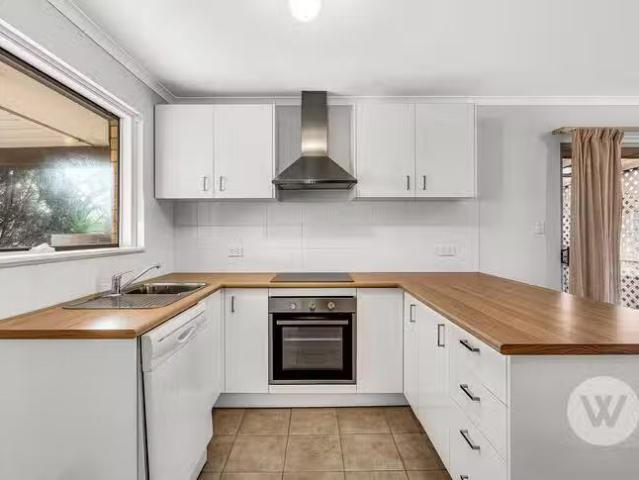 Deal! 15 Jaguar Avenue, Port Willunga, SA 5173