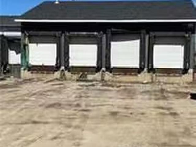 Unique 1601 Moreland Avenue, Brandon, MB, R7C 1A6 commercial.