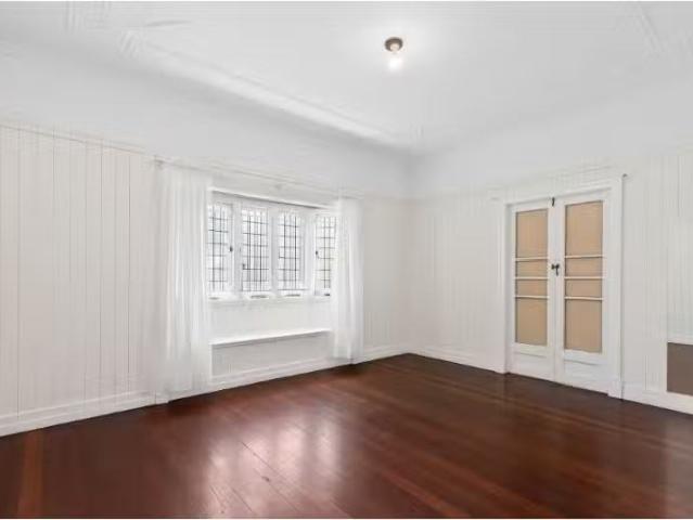 Just in! 164 Victoria Park Road, Kelvin Grove House for rent.