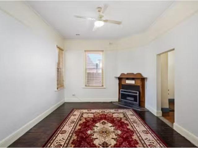 Rental! 164 Kite Street, Orange House for rent Listed by Rach.