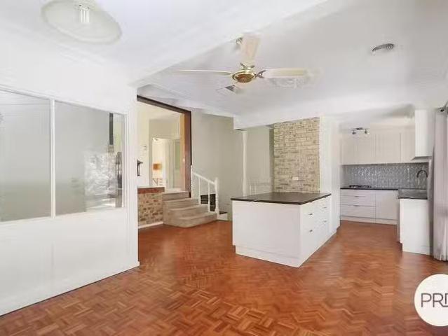 Cheap 1/695 Hodge Street, Glenroy, NSW 2640