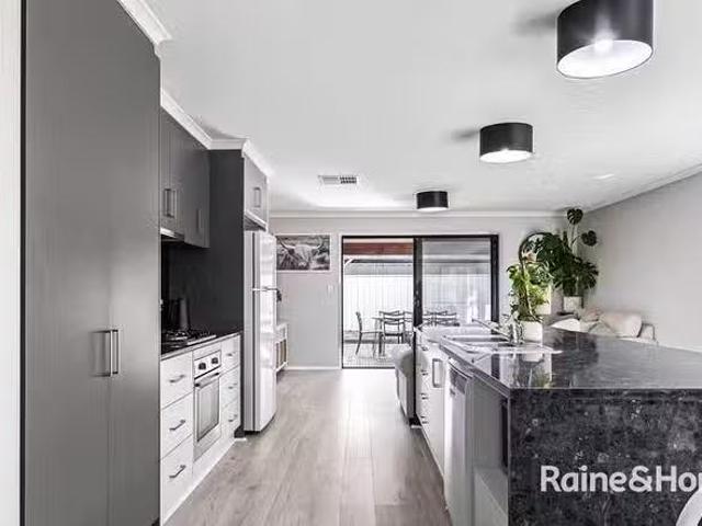 Nice 16 Maple Leaf Court, Munno Para West, SA 5115