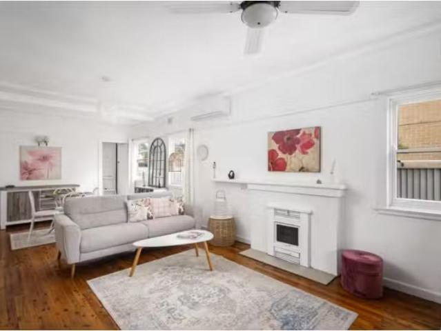 Deal! 16 Balmoral Road, NORTHMEAD House for rent Listed by Rh.