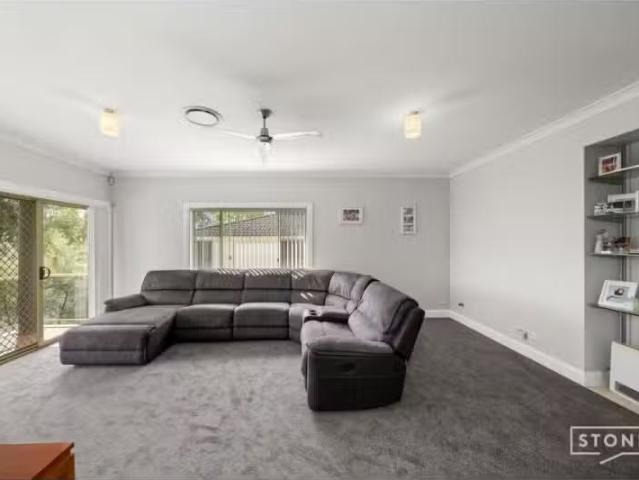 Unique 16 Books Crescent, Mc Graths Hill House for rent Liste.
