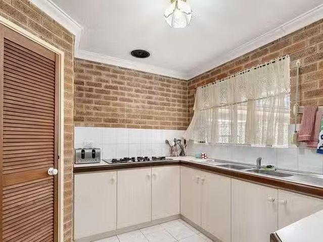 Just in! 1/6 Canterbury Terrace, Meadow Springs, WA 6210