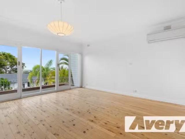 Just in! 16 Crossland Street, ADAMSTOWN HEIGHTS House for rent.