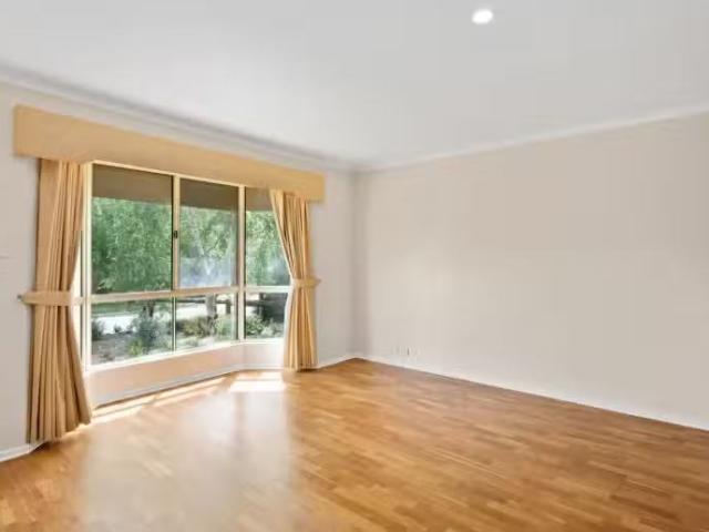 Deal! 16 Edson Crescent, LITTLEHAMPTON, SA 5250 House for Rent