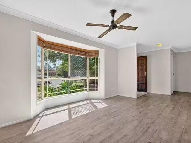 Unique 16 Torina Place, Meadowbrook, QLD 4131