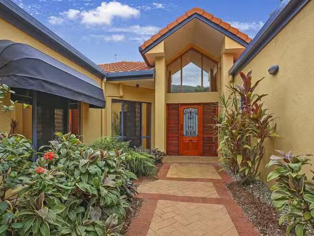 Nice 16 Trivia Street, Palm Cove, QLD 4879