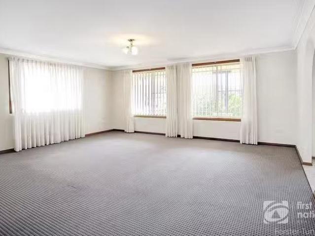 Cozy 1/6 Victoria Place, Forster, NSW 2428