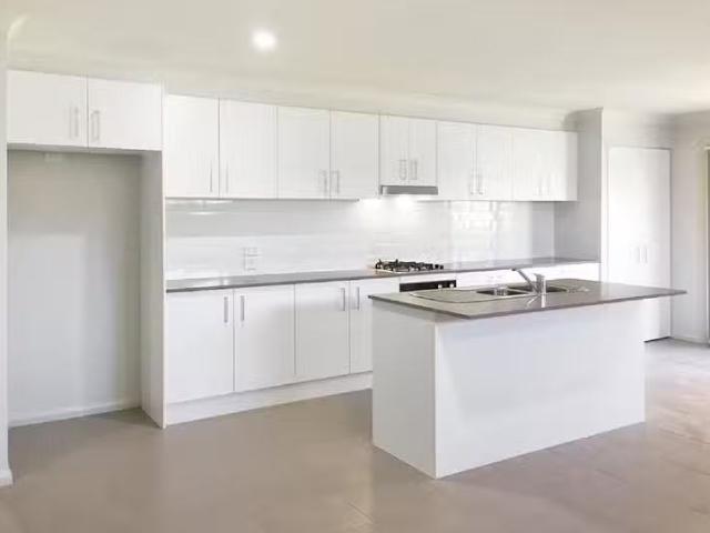 Just in! 16 Xavier Court, Mudgee, NSW 2850