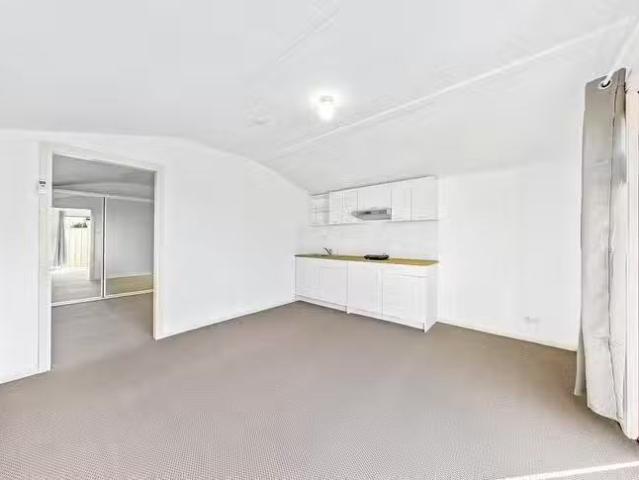 Deal! 16A Tudor Avenue, Blacktown, NSW 2148