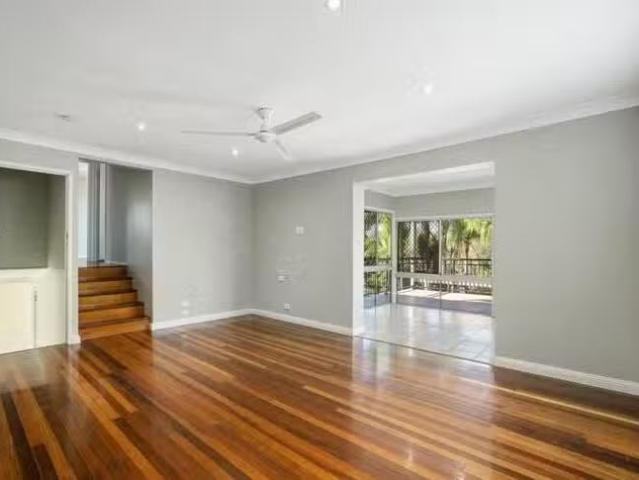 Just in! 172 Heeb Street, Benowa, QLD 4217