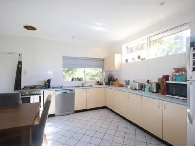 Nice 176 Sydney Street, Willoughby House for rent Listed by S.