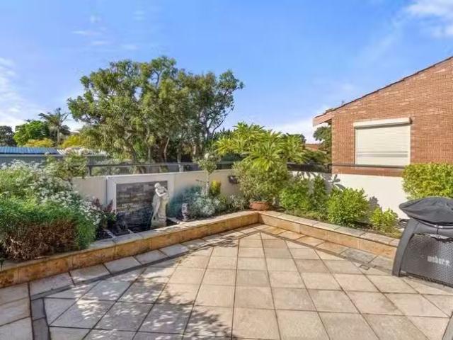For Rent! 17/8 10 Swan Road, Attadale, WA 6156