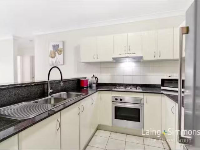 For Rent! 17/8 12 Alexandra Avenue, Westmead House for rent L.