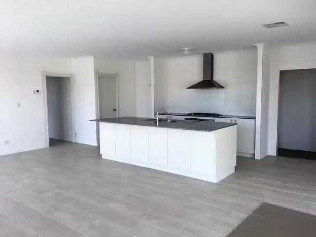 Cheap 17 Norcia Way, Ellenbrook, WA 6069