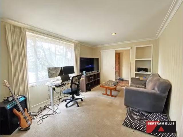 For Rent! 17 Burgan Place, Rivett House for rent Listed by As.