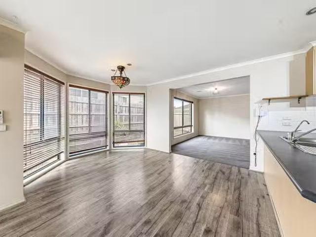 Rental! 17 Blue Wren Rise, Carrum Downs, VIC 3201