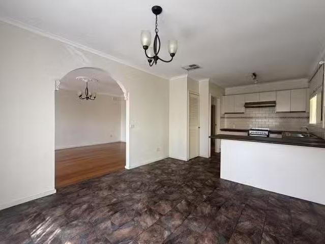 Just in! 17 Daimler Avenue, Keilor Downs, VIC 3038