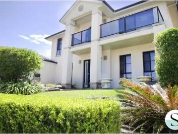 Cheap 17 Driftwood Close, Caves Beach House for rent Listed b.