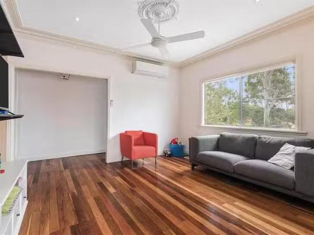 Just in! 17 Foxton Street, Morningside, QLD 4170