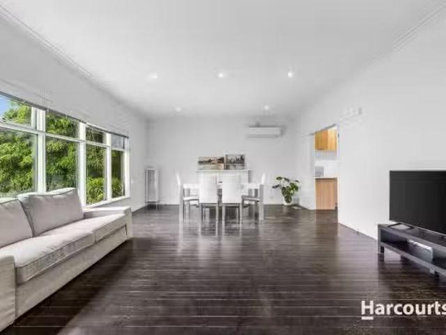 New 17 Harrow Street, BLACKBURN SOUTH, VIC 3130 House for Rent