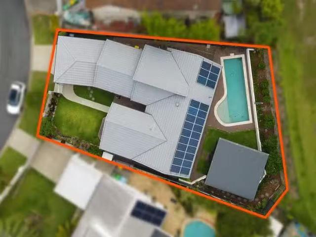Cozy 17 Lambros Drive, Benowa, QLD 4217