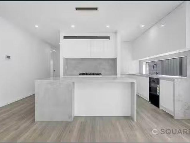 Nice 17 Reminis Drive, Donnybrook, VIC 3064