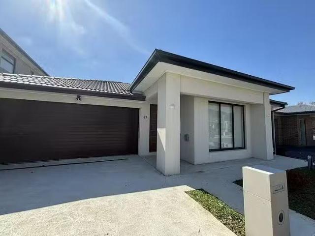 New 17 Roseneath Way, Mickleham, VIC 3064