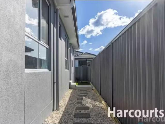 For Rent! 17A Bellamy Street, Lochinvar Townhouse for rent Li.