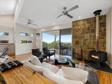 Charming 183 Guanaba Road, Tamborine Mountain, QLD 4272