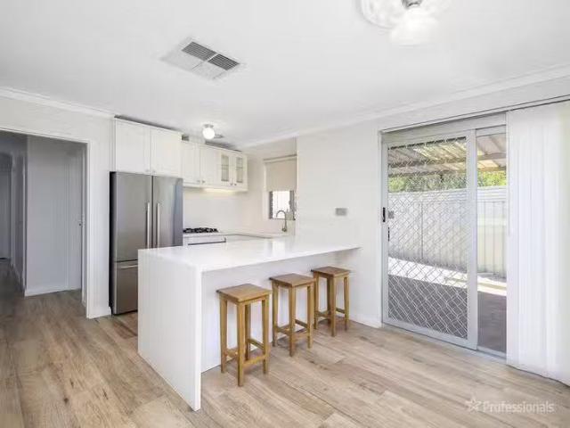Deal! 181 Bridgewater Drive, Kallaroo, WA 6025
