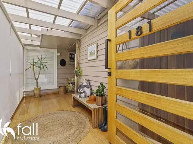 Nice 181 Clarence Street, Howrah, TAS 7018