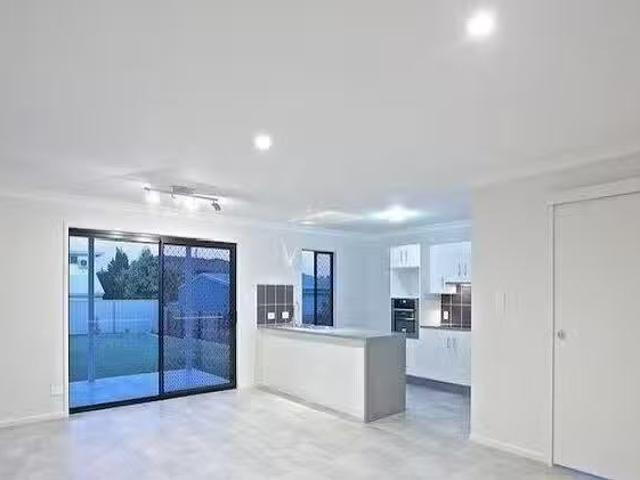 Charming 1/81A Gordon Street, Ormiston, QLD 4160