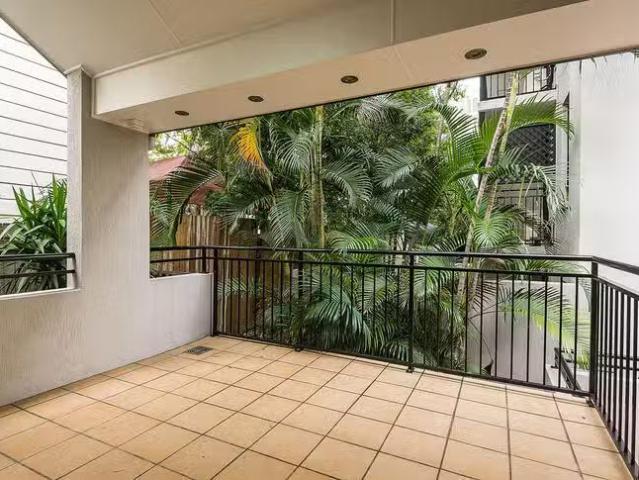Cozy 18/27 Birley Street, Spring Hill, QLD 4000