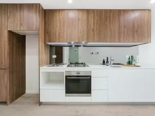 Deal! 18/7 15 Mcgill Street, Lewisham, NSW 2049