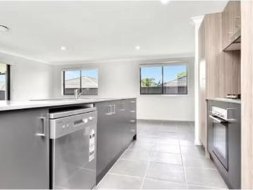 Cheap 18 Maitland Lane, Cessnock House for rent Listed by Cou.