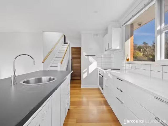 Cheap 18 Malunga Street, KINGS MEADOWS, TAS 7249 House for R.