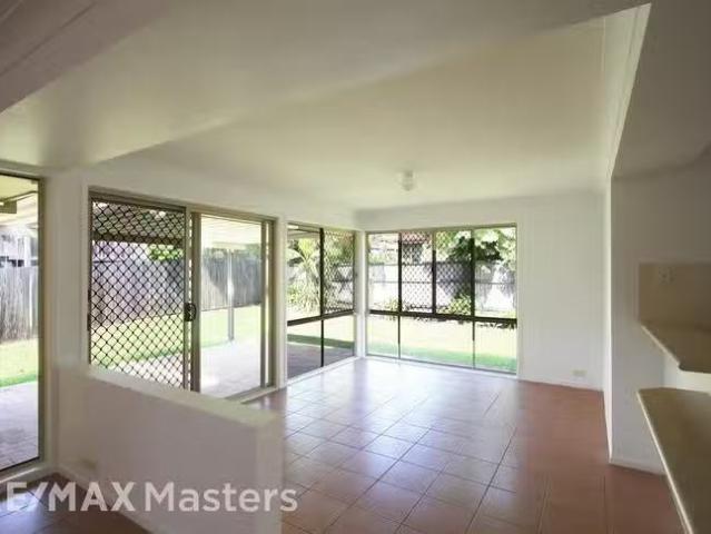 Deal! 18 Orchard Place, Eight Mile Plains, QLD 4113