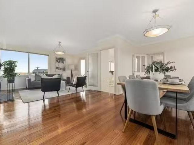 Nice 1/8 Bader Court, Frankston South, VIC 3199