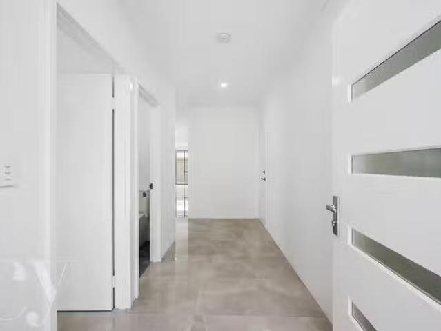 Cheap 18 Goodenia Way, Piara Waters, WA 6112
