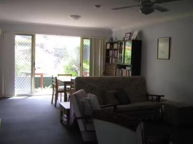 Charming 1/8 Hanlon Court, Collingwood Park, QLD 4301